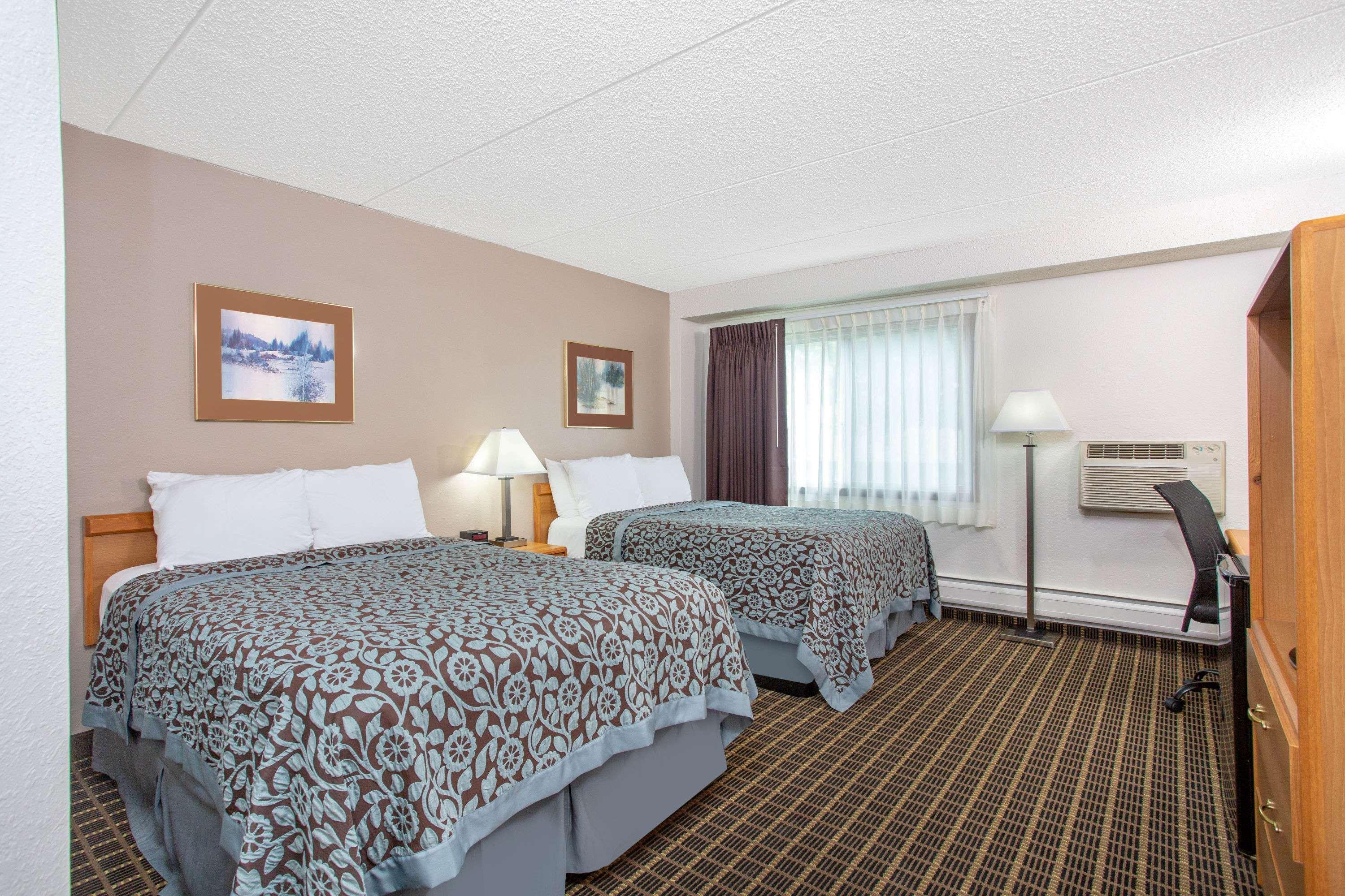 Days Inn By Wyndham Fond Du Lac Extérieur photo