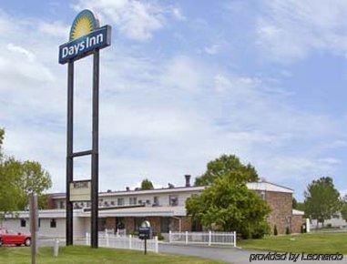 Days Inn By Wyndham Fond Du Lac Extérieur photo